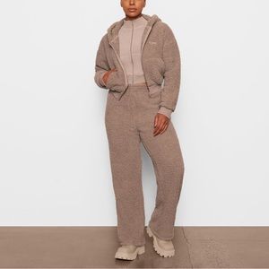 Skims Desert Teddy High Pile Fleece Pants